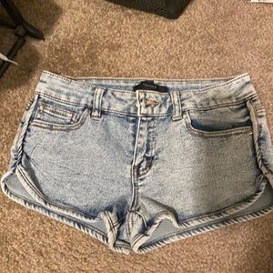 Bootylicious shorts, soft denim